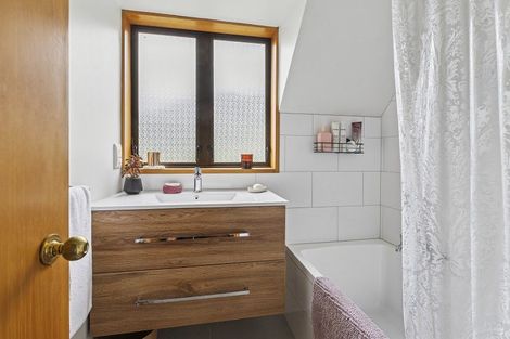 Photo of property in 50 Amapur Drive, Khandallah, Wellington, 6035