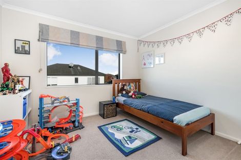 Photo of property in 24 Pickaberry Avenue, Karaka, Papakura, 2113