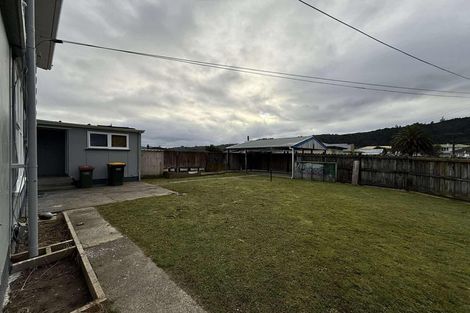 Photo of property in 11 Wainhouse Street, Stokes Valley, Lower Hutt, 5019