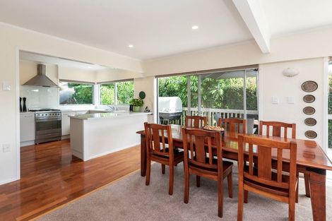 Photo of property in 44 Colmar Road, Mellons Bay, Auckland, 2014