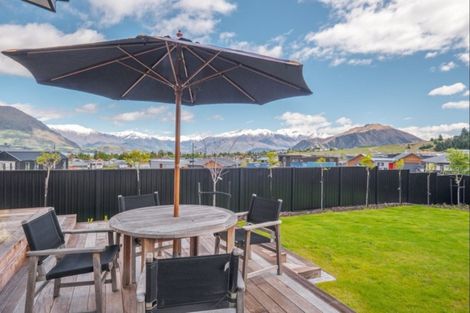 Photo of property in 2 Kereru Crescent, Wanaka, 9305