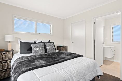 Photo of property in 11 Ponga Place, Papamoa Beach, Papamoa, 3118