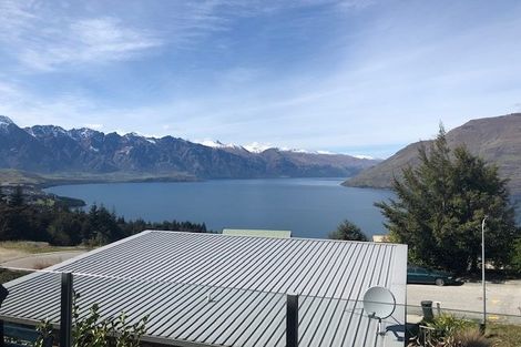 Photo of property in 129b Wynyard Crescent, Fernhill, Queenstown, 9300