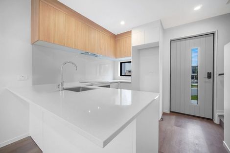 Photo of property in 20 Hoopers Road, Glen Eden, Auckland, 0602