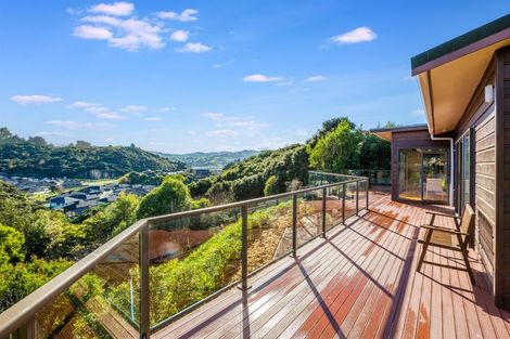 Photo of property in 22 Sailmaker Close, Whitby, Porirua, 5024