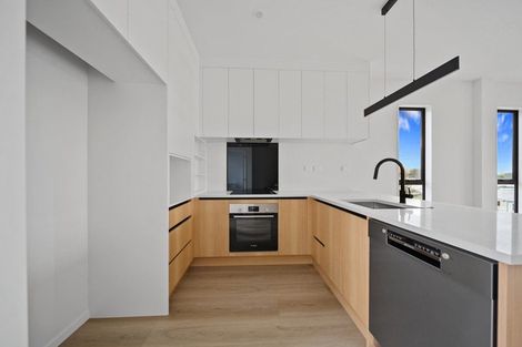 Photo of property in 2/17 Sunnyfield Crescent, Glenfield, Auckland, 0629