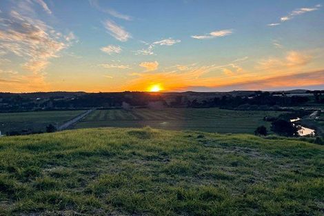 Photo of property in 84 Kiwitahi Road, Helensville, 0875