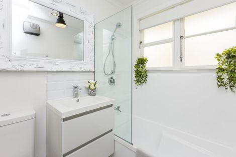 Photo of property in 2b Liverpool Street, Trentham, Upper Hutt, 5018