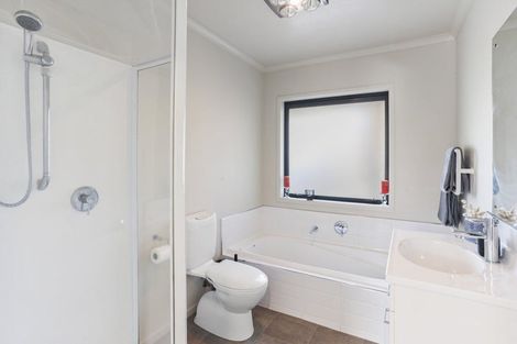 Photo of property in 66 Shillingford Boulevard, Rolleston, 7615