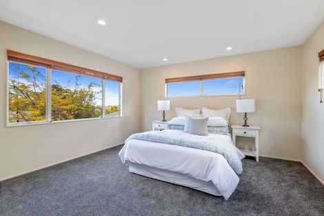 Photo of property in 2/23 Wairau Road, Forrest Hill, Auckland, 0627