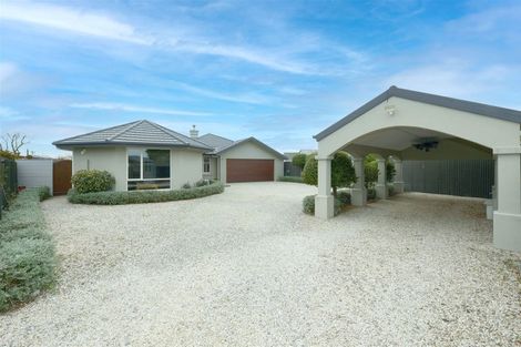 Photo of property in 19 Blue Gum Place, New Brighton, Christchurch, 8083