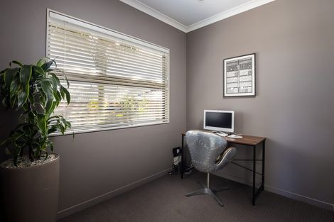 Photo of property in 69a Karamea Street, Whalers Gate, New Plymouth, 4310