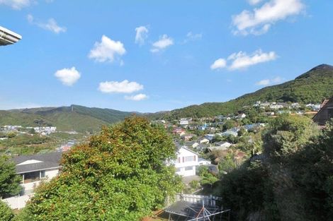 Photo of property in 39 Thurleigh Grove, Karori, Wellington, 6012