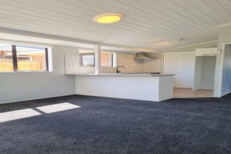 Photo of property in 4186a Great North Road, Glendene, Auckland, 0602