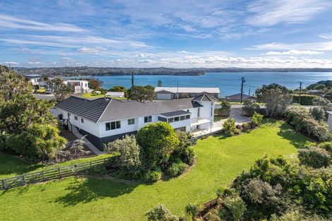 Photo of property in 1/4 Roberts Road, Matakatia, Whangaparaoa, 0930