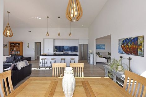 Photo of property in 3 Stoneyridge Close, Mount Pleasant, Christchurch, 8081