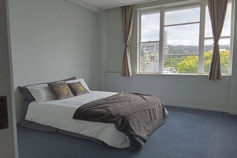 Photo of property in Grandstand Apartments, 37/80 Kent Terrace, Mount Victoria, Wellington, 6011