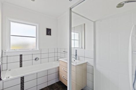 Photo of property in 737 Frankley Road, Hurworth, New Plymouth, 4371