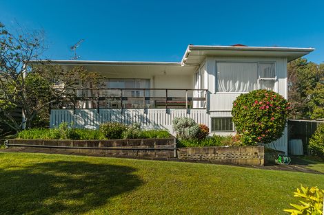Photo of property in 2/16 Castleton Drive, Howick, Auckland, 2014