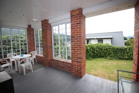 Photo of property in 118 Wellington Street, Picton, 7220