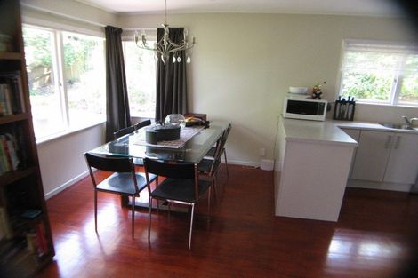 Photo of property in 19 Woodstock Road, Forrest Hill, Auckland, 0620