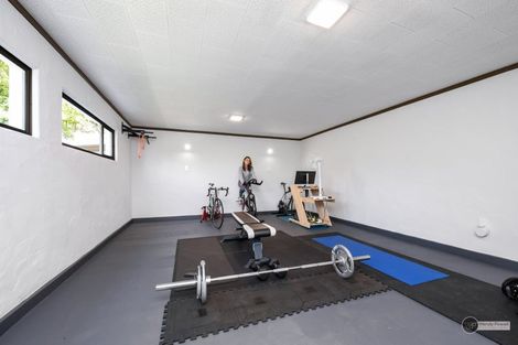 Photo of property in 6 Corrondella Grove, Belmont, Lower Hutt, 5010