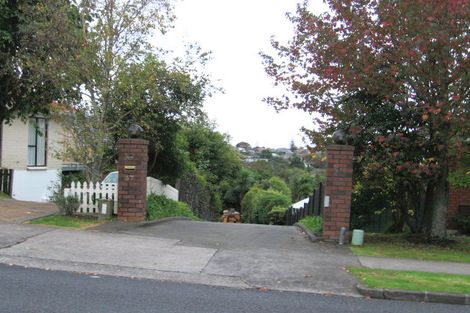 Photo of property in 37 Sunnyview Avenue, Shelly Park, Auckland, 2014