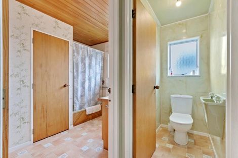 Photo of property in 2/21 Rollerson Street, Papakura, 2110