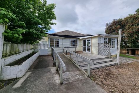 Photo of property in 2 Denbigh Square, Feilding, 4702