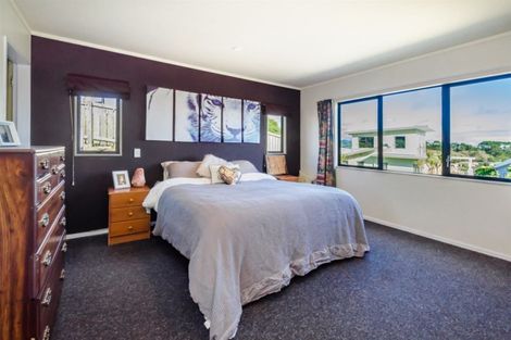 Photo of property in 13 Trig Hill Terrace, Waikanae Beach, Waikanae, 5036