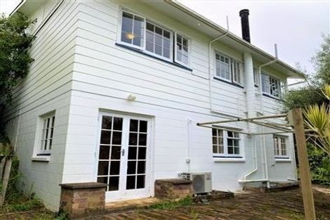 Photo of property in 28 Matipo Road, Mairangi Bay, Auckland, 0630