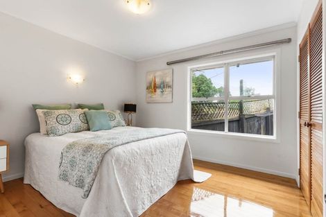 Photo of property in 1/118 Lake Road, Belmont, Auckland, 0622