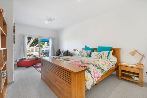 Photo of property in 243 One Tree Point Road, One Tree Point, 0118