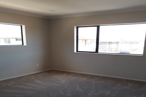 Photo of property in 13 Casheltown Way, Flat Bush, Auckland, 2019