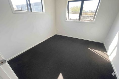 Photo of property in 57 Kelman Road, Kelston, Auckland, 0602