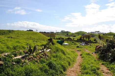 Photo of property in 7 Warea Road, Warea, New Plymouth, 4381