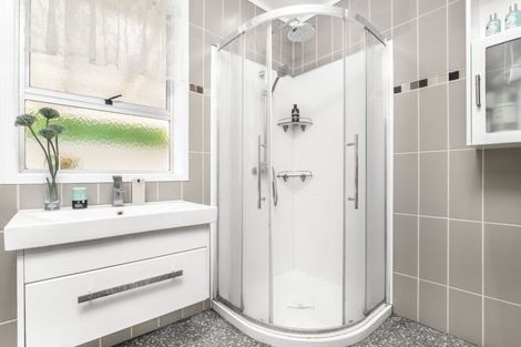 Photo of property in 1/7 Malters Place, Browns Bay, Auckland, 0630