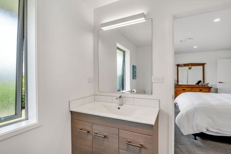 Photo of property in 17 Westwood Drive, Aokautere, Palmerston North, 4471