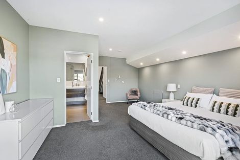 Photo of property in 17 Noumea Place, Mairangi Bay, Auckland, 0630