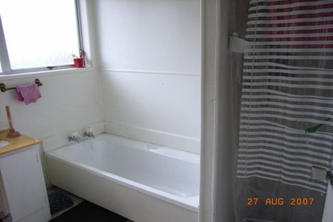 Photo of property in 18 Finn Place, Totara Vale, Auckland, 0629