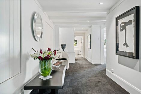 Photo of property in 20 Seabreeze Road, Narrow Neck, Auckland, 0624