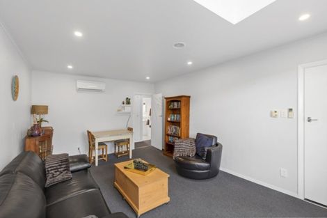 Photo of property in 1/15 Lane Street, Wallaceville, Upper Hutt, 5018