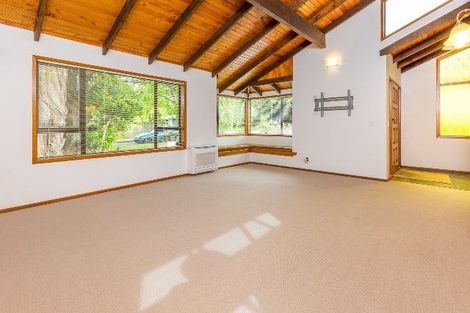 Photo of property in 5 Totara Road, Stanmore Bay, Whangaparaoa, 0932