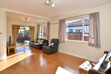 Photo of property in 213 Main North Road, Redwood, Christchurch, 8051