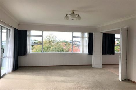 Photo of property in 9 Montana Place, Merrilands, New Plymouth, 4312