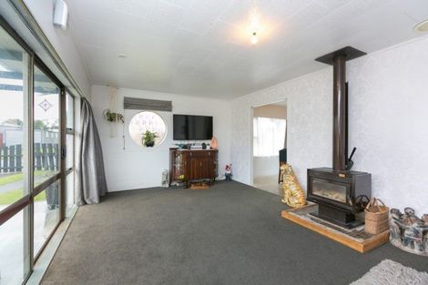 Photo of property in 8 Sarten Street, Waitara, 4320