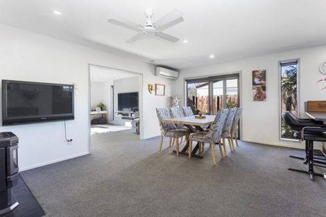 Photo of property in 30 Connemara Drive, Northwood, Christchurch, 8051