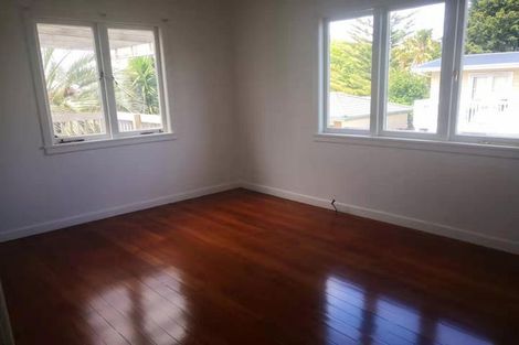 Photo of property in 189 Waimumu Road, Massey, Auckland, 0614