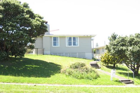 Photo of property in 121 Te Pene Avenue, Titahi Bay, Porirua, 5022
