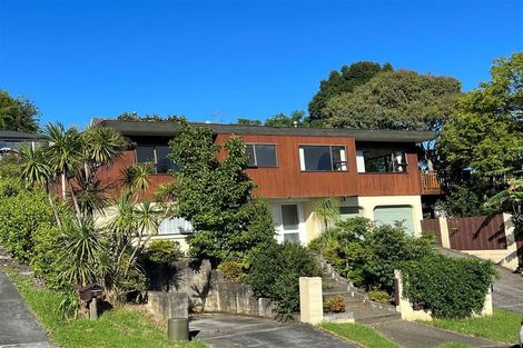 Photo of property in 1 Lynngate Place, Hillcrest, Auckland, 0627